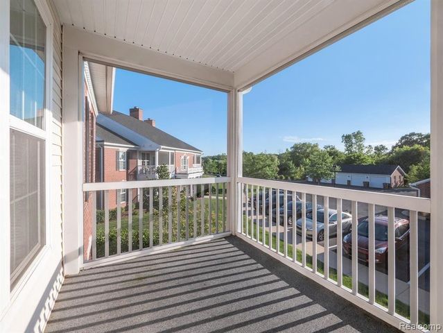 964 W Summerfield Glen Circle 96, Scio Twp, MI 48103