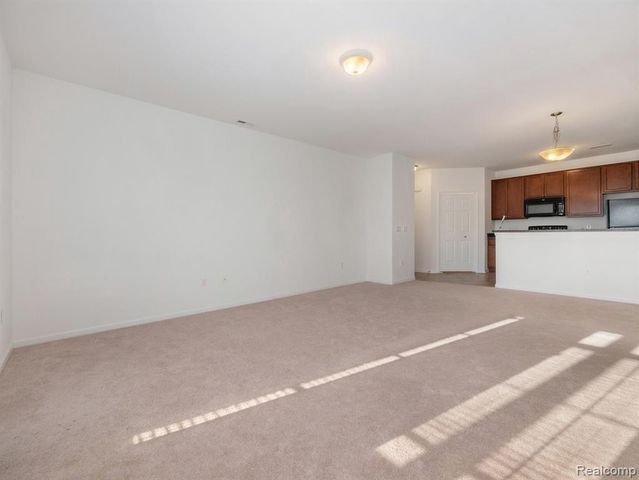 964 W Summerfield Glen Circle 96, Scio Twp, MI 48103