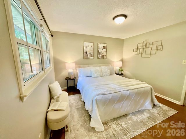 9500 Harvest Lane, Davidson, NC 28036