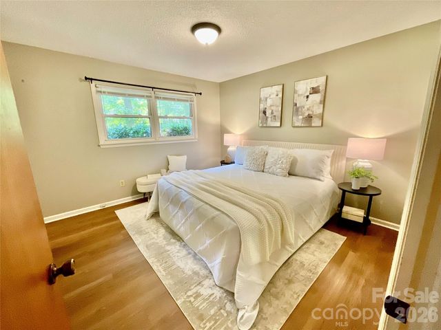 9500 Harvest Lane, Davidson, NC 28036