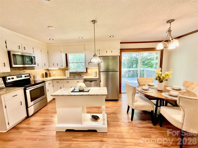 9500 Harvest Lane, Davidson, NC 28036