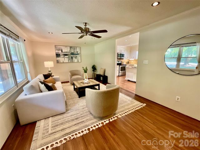 9500 Harvest Lane, Davidson, NC 28036