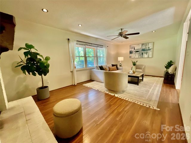 9500 Harvest Lane, Davidson, NC 28036