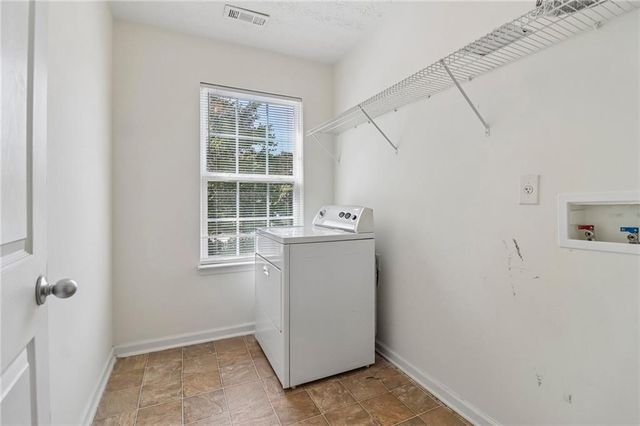 9425 Lakeview Road, Union City, GA 30291