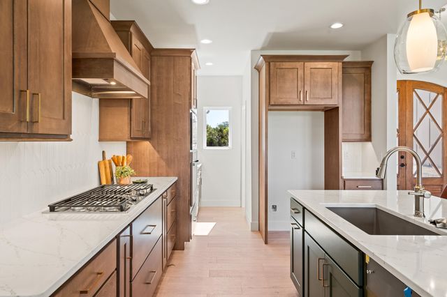 2805 EASLEY CABIN CIR, Columbia, MO 65201