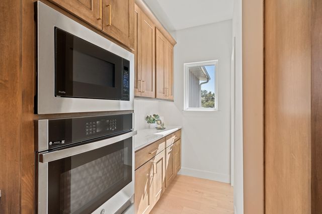 2805 EASLEY CABIN CIR, Columbia, MO 65201