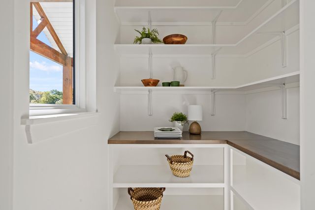 2805 EASLEY CABIN CIR, Columbia, MO 65201