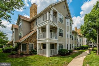 5632 WILLOUGHBY NEWTON DR #13, Centreville, VA 20120