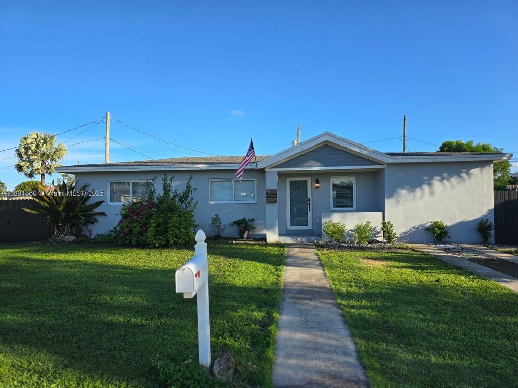 9870 Montego Bay Dr, Cutler Bay, FL 33189