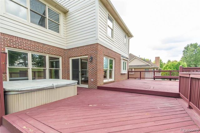 51334 W Hills Drive, Plymouth, MI 48170