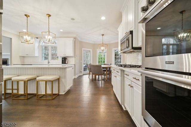 50 Sequoia Dr, Watchung Boro, NJ 07069