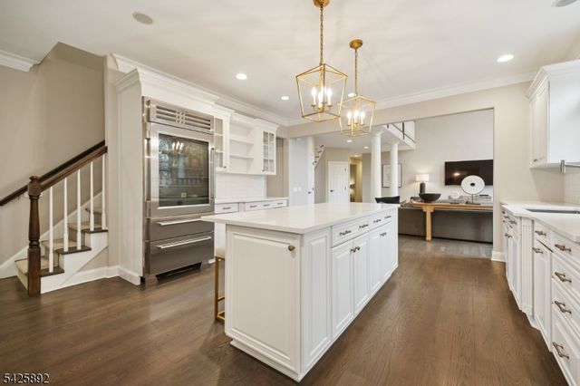 50 Sequoia Dr, Watchung Boro, NJ 07069