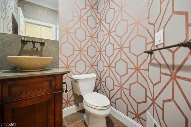 50 Sequoia Dr, Watchung Boro, NJ 07069