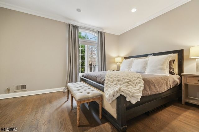 50 Sequoia Dr, Watchung Boro, NJ 07069