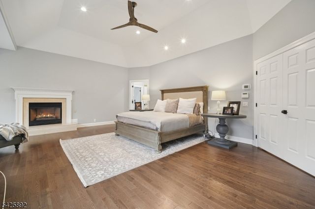 50 Sequoia Dr, Watchung Boro, NJ 07069
