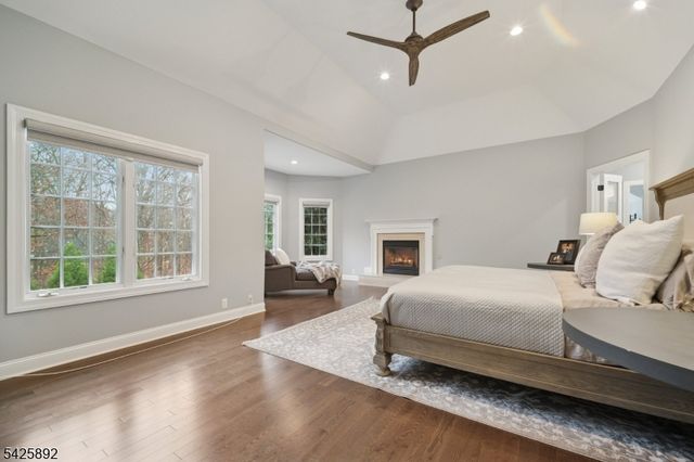 50 Sequoia Dr, Watchung Boro, NJ 07069