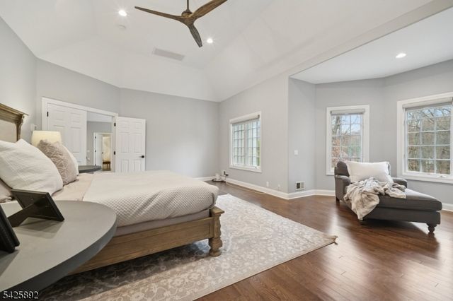 50 Sequoia Dr, Watchung Boro, NJ 07069