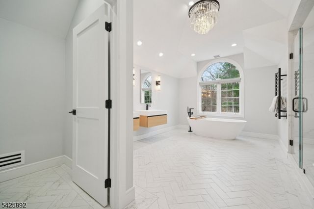 50 Sequoia Dr, Watchung Boro, NJ 07069