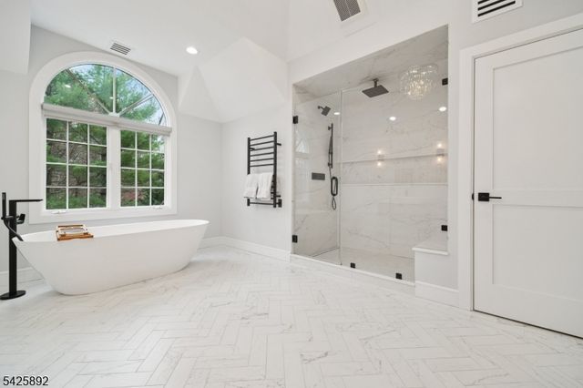 50 Sequoia Dr, Watchung Boro, NJ 07069