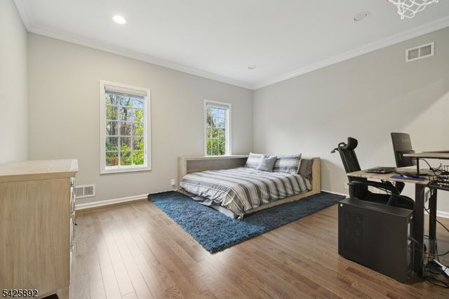 50 Sequoia Dr, Watchung Boro, NJ 07069