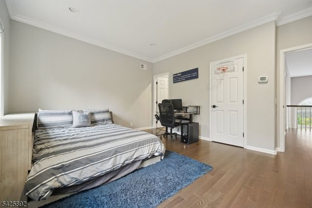 50 Sequoia Dr, Watchung Boro, NJ 07069
