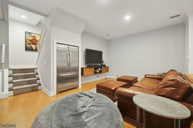 50 Sequoia Dr, Watchung Boro, NJ 07069