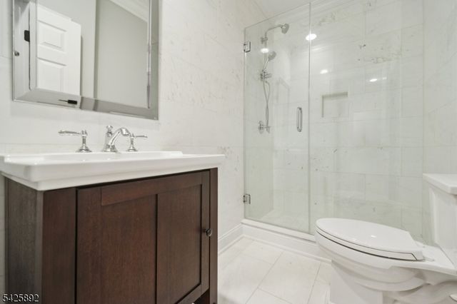 50 Sequoia Dr, Watchung Boro, NJ 07069