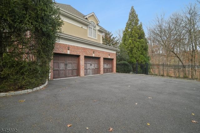 50 Sequoia Dr, Watchung Boro, NJ 07069