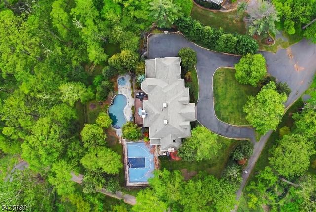 50 Sequoia Dr, Watchung Boro, NJ 07069