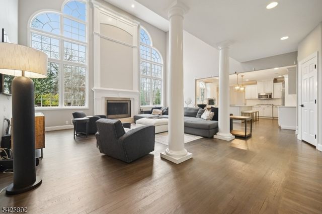 50 Sequoia Dr, Watchung Boro, NJ 07069