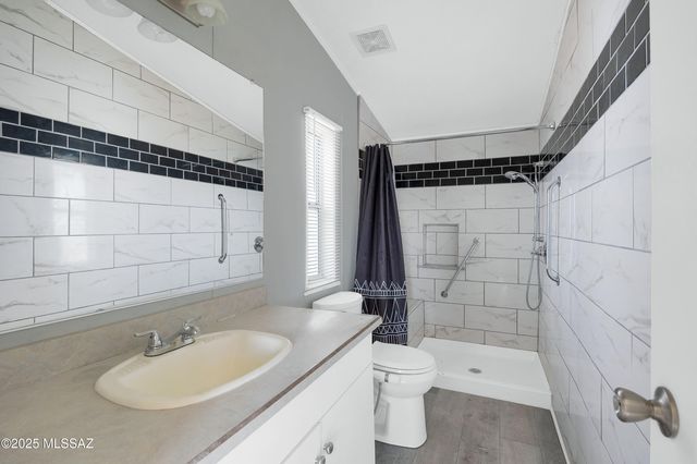 12529 S High Noon Trail, Vail, AZ 85641