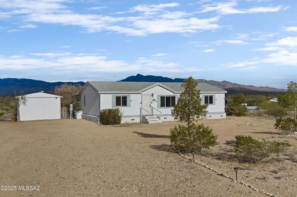 12529 S High Noon Trail, Vail, AZ 85641