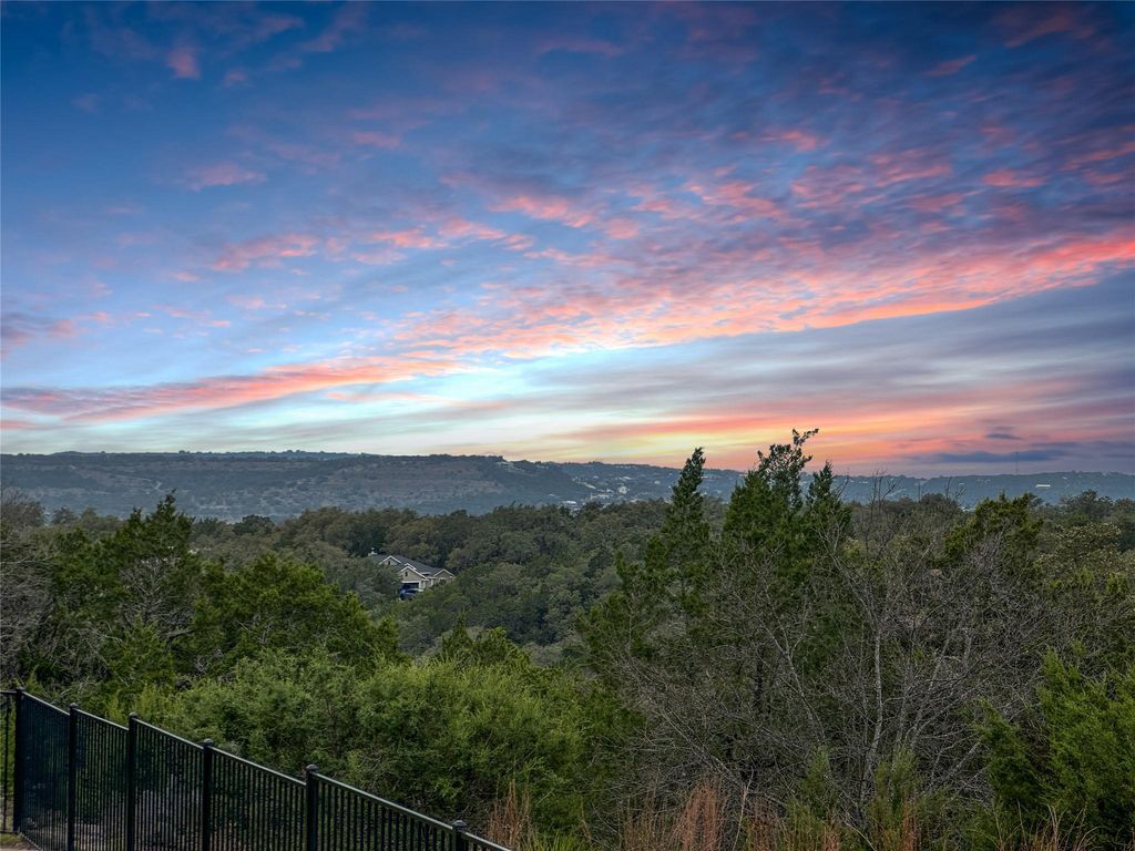 3208 Morgan LN, Lago Vista, TX 78645