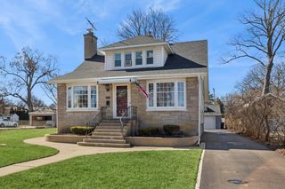 520 S Cornell Avenue, Villa Park, IL 60181