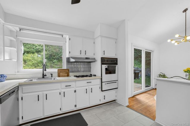 4 Pamela Lane, Valhalla, NY 10595