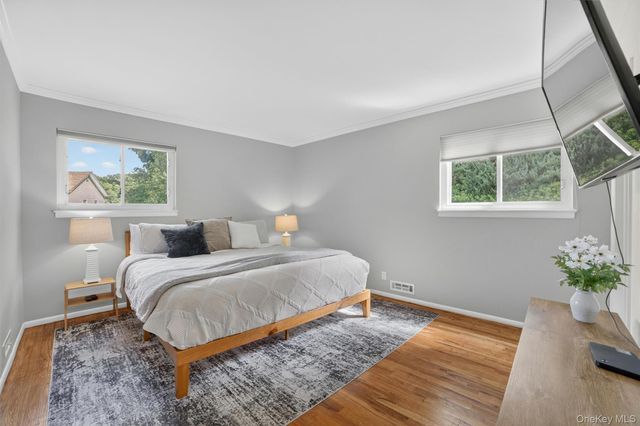 4 Pamela Lane, Valhalla, NY 10595