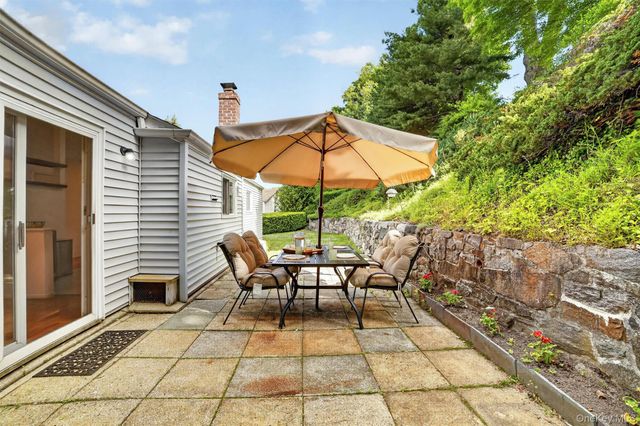 4 Pamela Lane, Valhalla, NY 10595