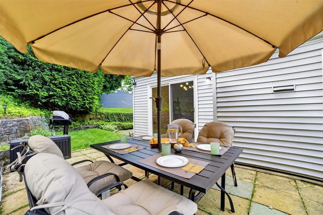 4 Pamela Lane, Valhalla, NY 10595