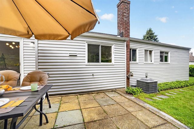 4 Pamela Lane, Valhalla, NY 10595