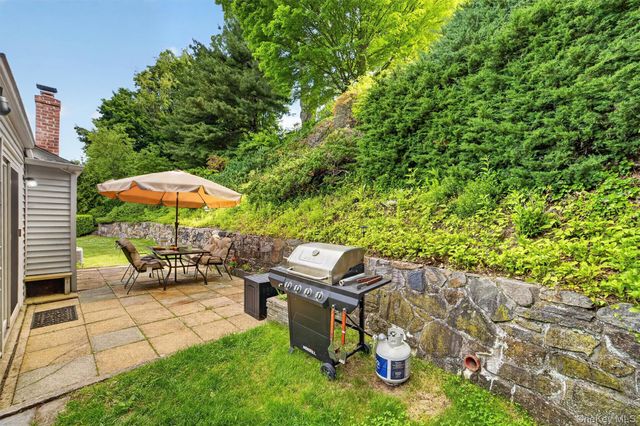 4 Pamela Lane, Valhalla, NY 10595