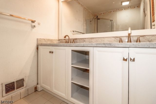 190 Jonathan Pl, Franklin Twp., NJ 08873