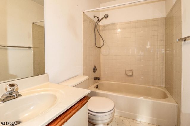 190 Jonathan Pl, Franklin Twp., NJ 08873