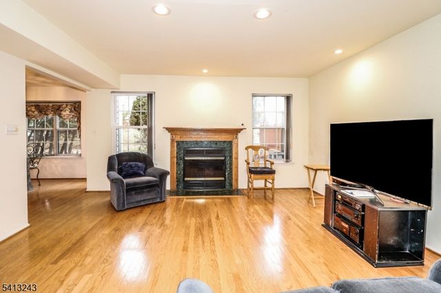 190 Jonathan Pl, Franklin Twp., NJ 08873