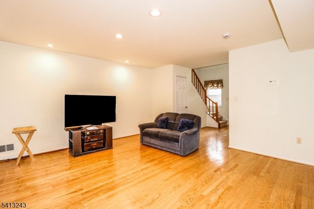 190 Jonathan Pl, Franklin Twp., NJ 08873