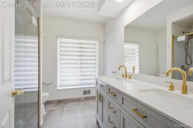 3465 Fox Hill Drive, Sterling Heights, MI 48310