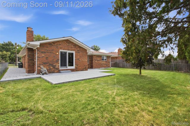 3465 Fox Hill Drive, Sterling Heights, MI 48310