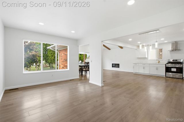 3465 Fox Hill Drive, Sterling Heights, MI 48310