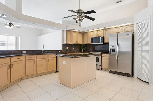 10020 CYPRESS SHADOW AVENUE, Tampa, FL 33647