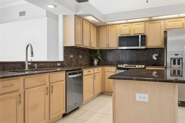 10020 CYPRESS SHADOW AVENUE, Tampa, FL 33647