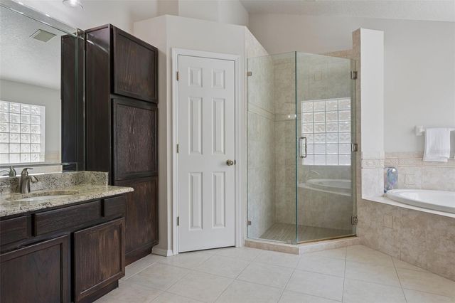 10020 CYPRESS SHADOW AVENUE, Tampa, FL 33647